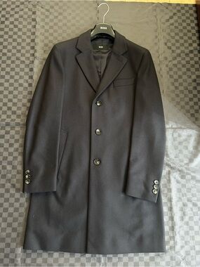 Hugo Boss 100% wool trenchcoat